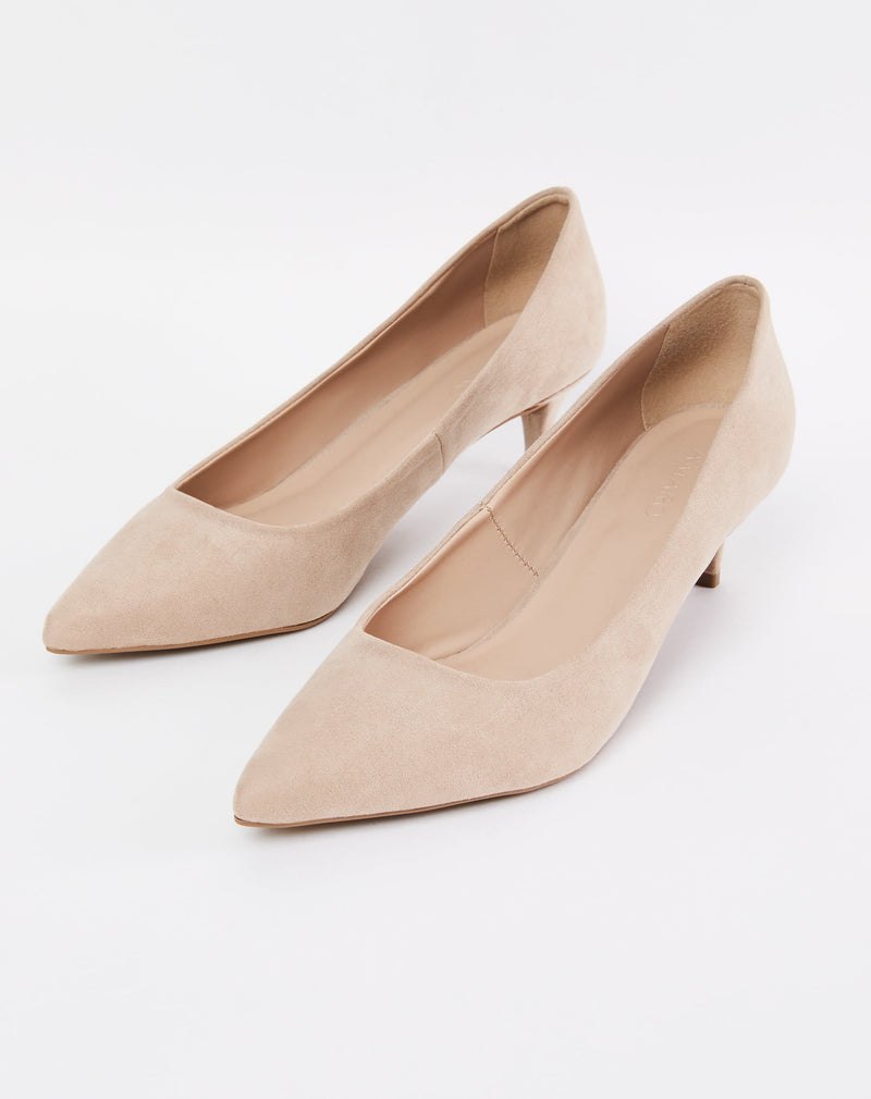 Scarpin Suede Salto Fino Baixo e Bico Fino - Bege Claro