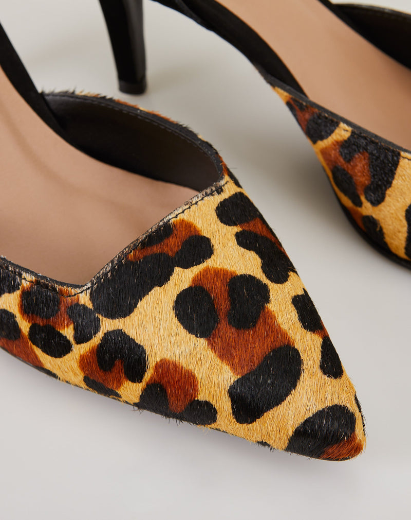 Scarpin Salto Fino de Couro pelo Onça e Tira com Fivela - Onca Light Tan