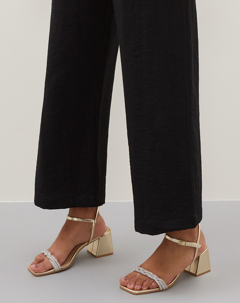 Sandália Salto Flare Tira Trançada com Strass - Dourado