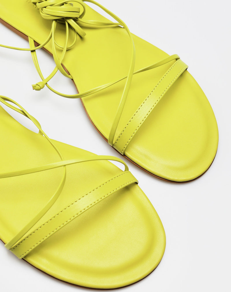 Sandália Rasteira com Amarração Comprida - Verde Lima