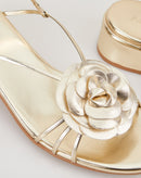 Sandália Salto Bloco Baixo Detalhe em Flor - Dourado Claro