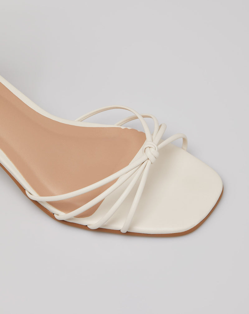 Sandália Salto Retangular com Tiras - Off-white