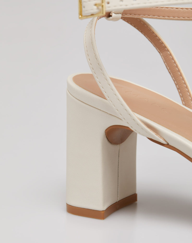 Sandália Salto Retangular com Tiras - Off-white
