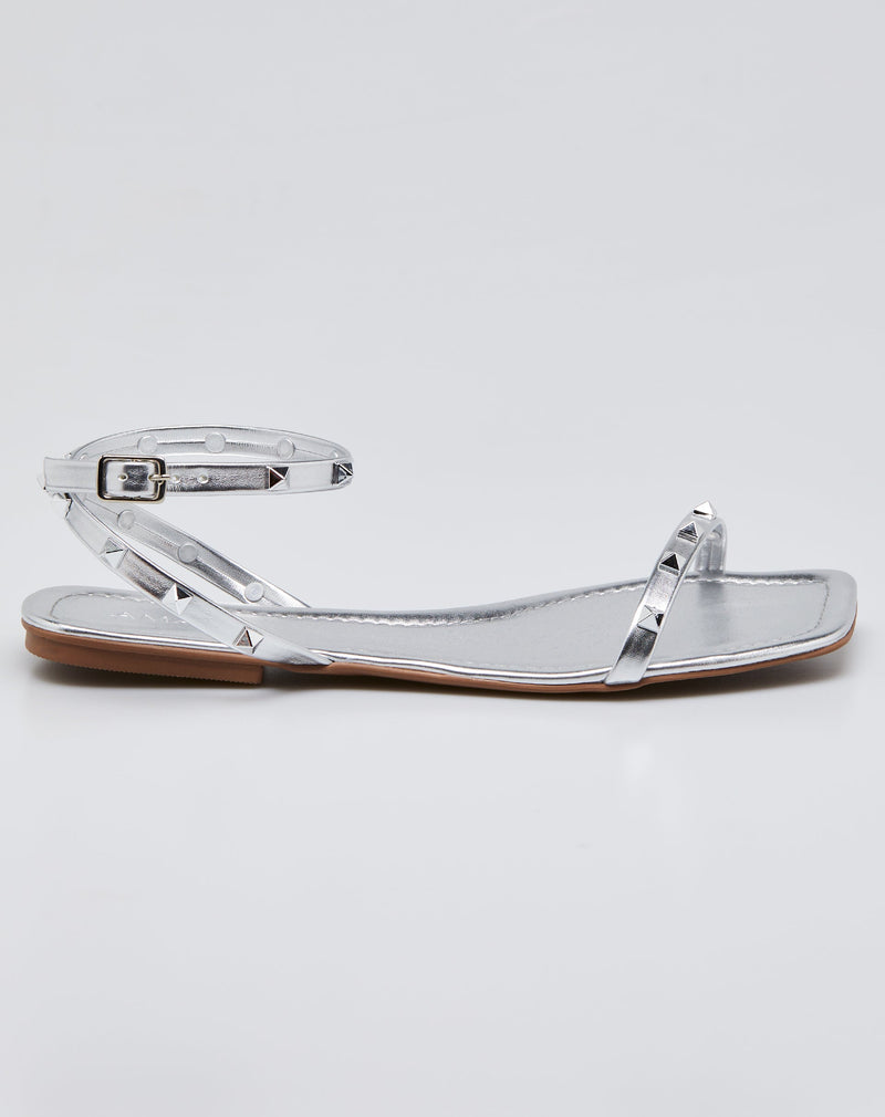 Sandália Rasteira com Tiras Detalhe Spike - Prata