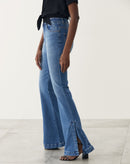 Calça Jeans Flare com Fenda Lateral - Azul Médio