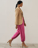 Calça com Regulador na Barra Alfaiataria em Crepe - Rosa