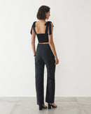 Calça Reta Alfaiatada Sarja Bolsos - Preto