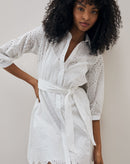 Vestido Curto com Ombro Deslocado e Gola de Camisa - Branco