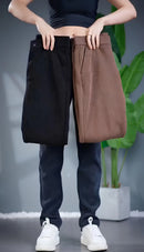 [Pague 2, Leve 3] Calça Feminina Cibele de Veludo com Cintura Alta em Poliéster e Elastano