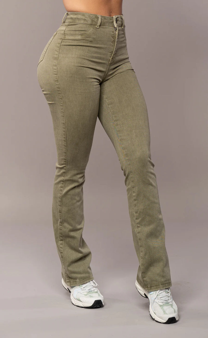 [Pague 2, Leve 3] Calça Jeans Feminina Siena com Cintura Alta em Algodão e Poliéster (Realça e Modela sem Folga!)