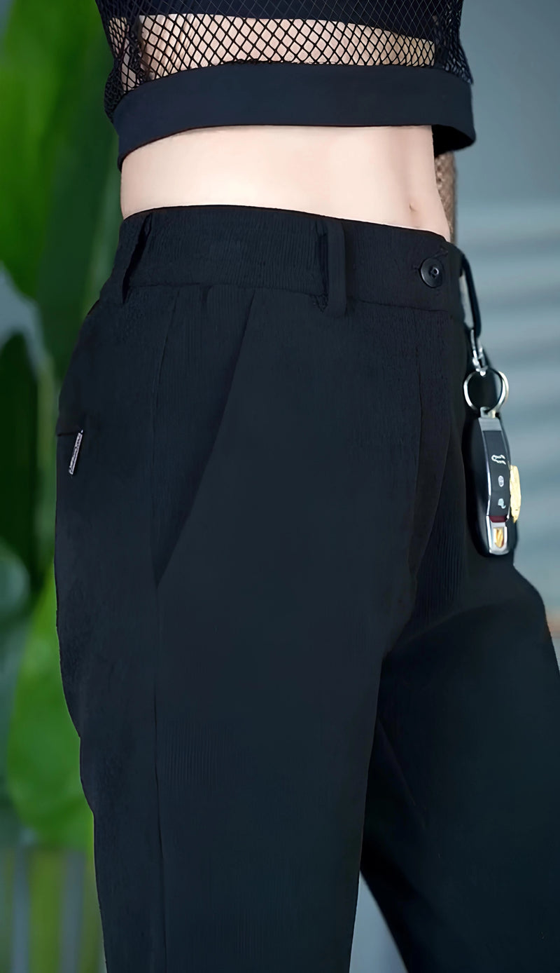 [Pague 2, Leve 3] Calça Feminina Cibele de Veludo com Cintura Alta em Poliéster e Elastano