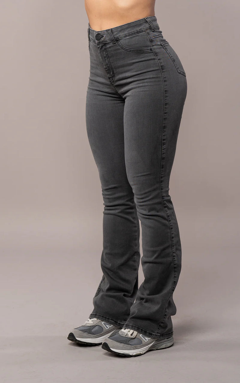 [Pague 2, Leve 3] Calça Jeans Feminina Siena com Cintura Alta em Algodão e Poliéster (Realça e Modela sem Folga!)